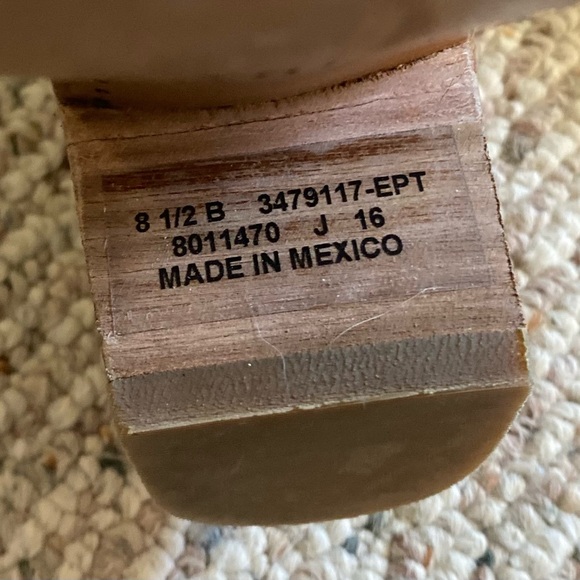 FRYE Women’s Victoria Cut Short Elephant Soft Oiled Suede Boots, size 8.5 - Picture 10 of 16